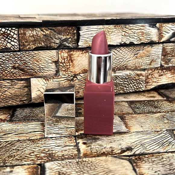 CLINIQUE Travel Lot - Powder Cleanser/Pop Lip Colour/Aromatics Elixir Perfume - Picture 3 of 10